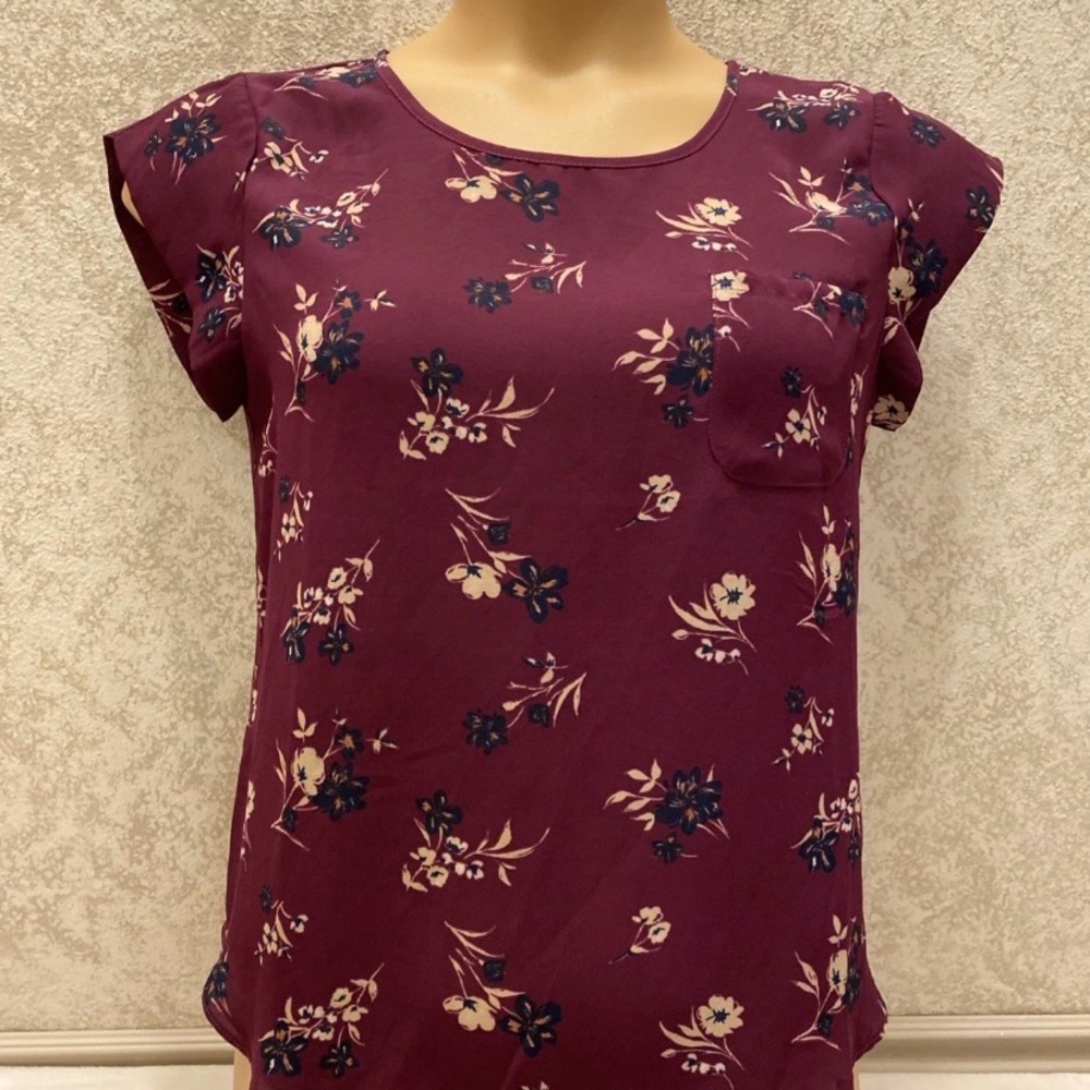 Lily White Plum Floral Cap Sleeve Scoop Blouse